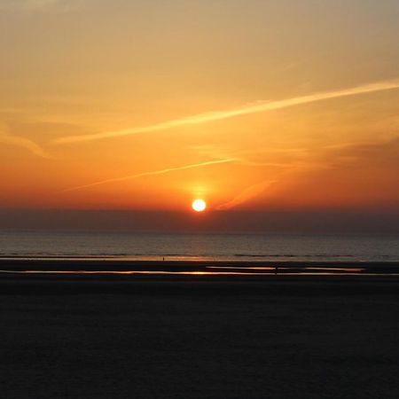 Le Voltaire Hotel Berck Buitenkant foto